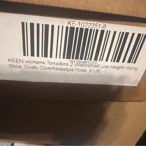 Brand new Keen hiking sneaker size 8
